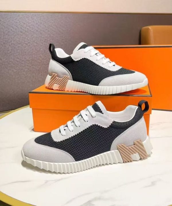 Sneakers bouncing