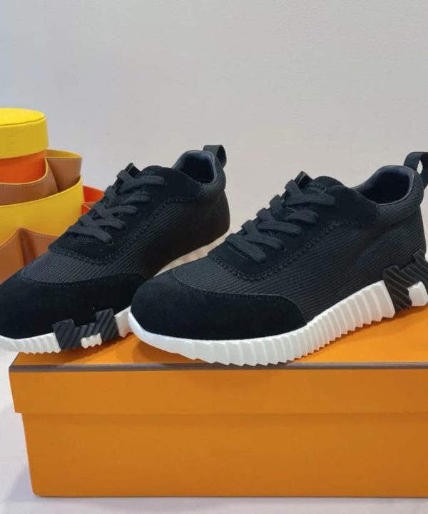 Sneakers bouncing