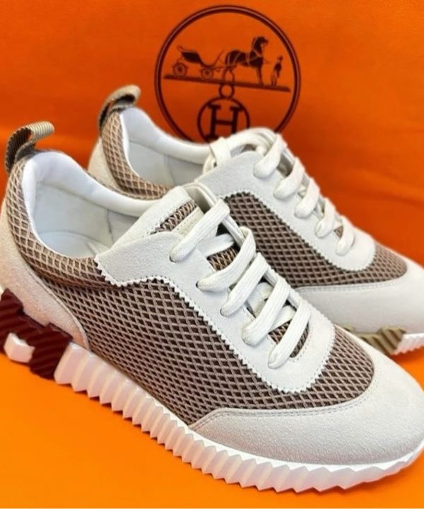 Boucing H