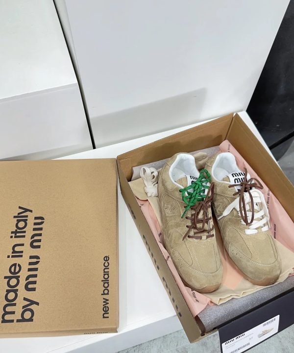 Nb miumiu beige